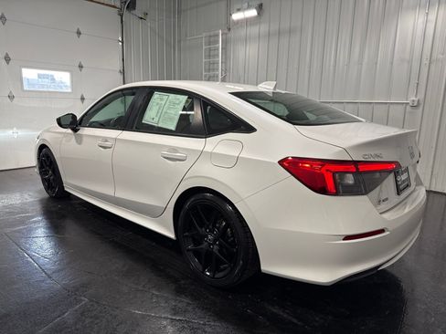 Used 2024 Honda Civic Sport image 2