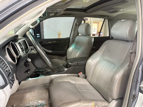 Used 2004 Toyota 4Runner Limited AWD/4WD image 10