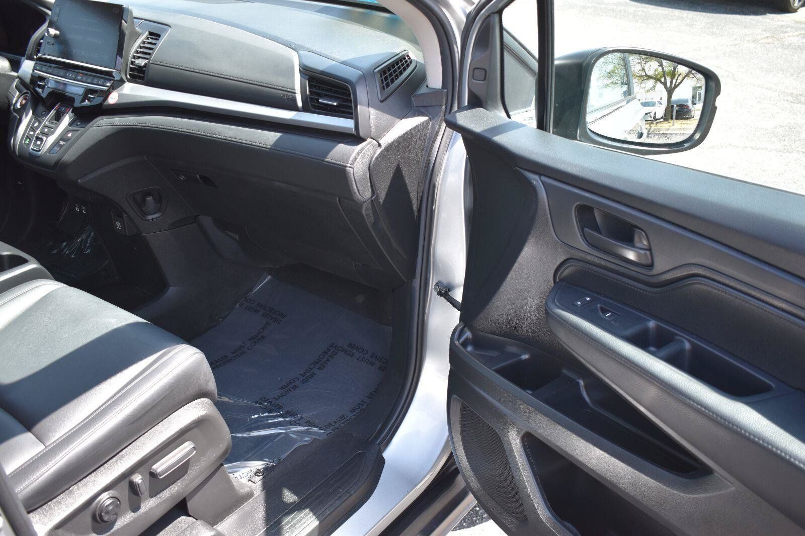 Used 2025 Honda Odyssey EX-L image 15