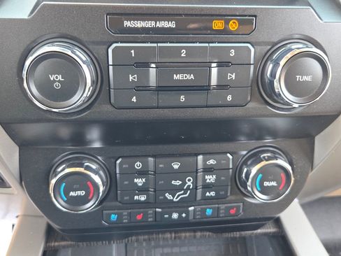 Used 2021 Ford F250 Lariat w/ Lariat Ultimate Package image 19