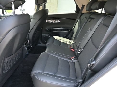 Used 2025 Genesis GV70 2.5T AWD/4WD image 20