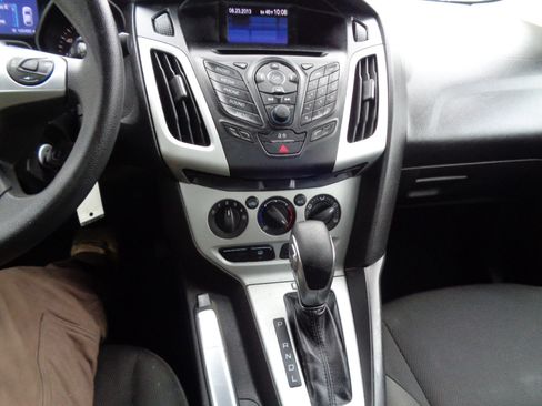 Used 2014 Ford Focus SE w/ SE Winter Package image 20