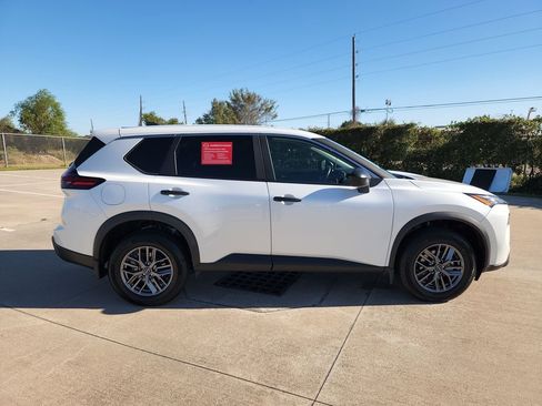 Certified 2024 Nissan Rogue S image 4