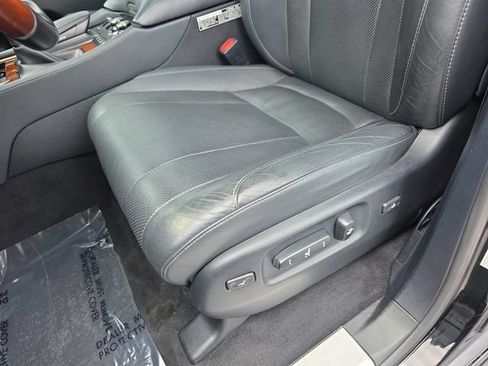 Used 2019 Lexus LX 570 4WD w/ Luxury Package image 31
