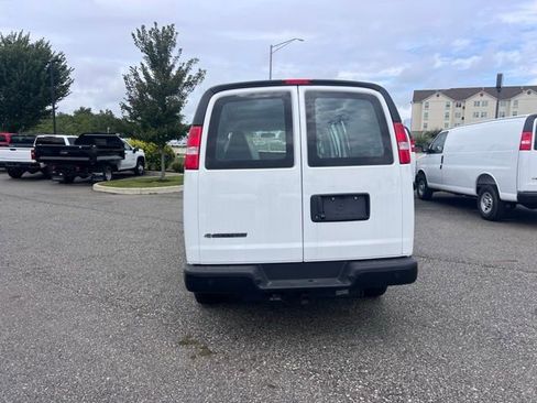 New 2025 Chevrolet Express 3500 Work Van w/ Driver Convenience Package image 9