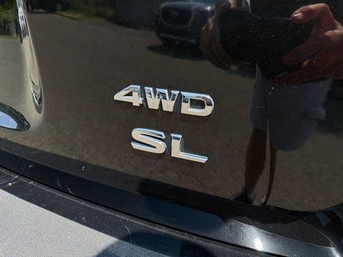 Used 2019 Nissan Pathfinder SL AWD/4WD image 3
