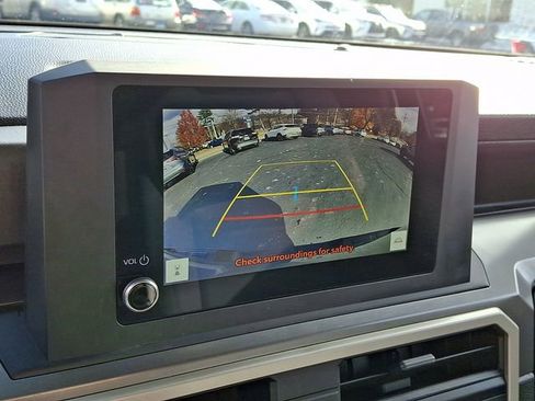 Used 2024 Toyota Tacoma TRD Off-Road image 18