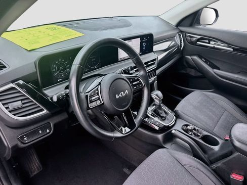 Used 2024 Kia Seltos S AWD/4WD image 5