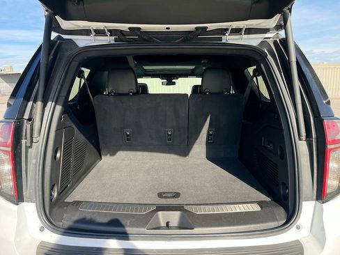 Used 2022 Chevrolet Suburban RST w/ Luxury Package image 27