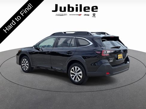 Used 2023 Subaru Outback Premium AWD/4WD image 4