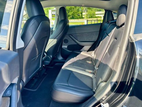 Used 2023 Tesla Model Y Long Range AWD/4WD image 13
