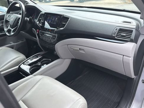 Used 2021 Honda Pilot Touring image 13