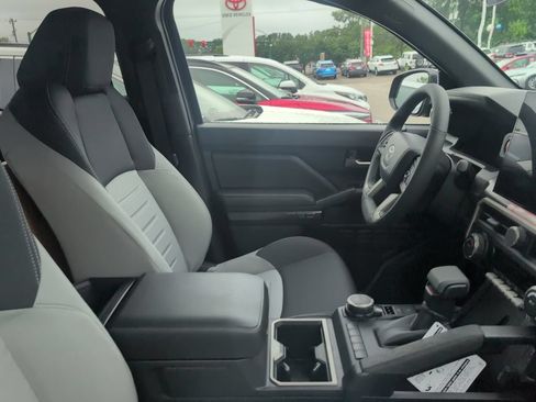 Used 2026 Toyota Tacoma TRD Sport AWD/4WD image 2