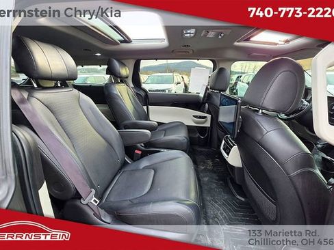 Used 2024 Kia Carnival SX Prestige image 29