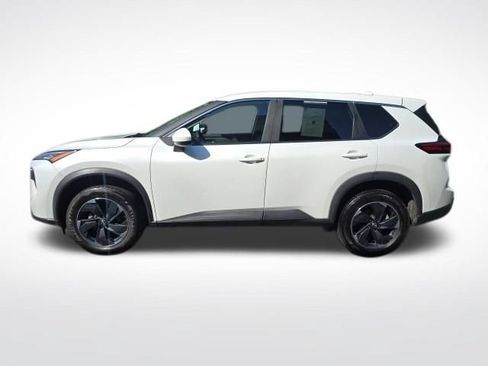 Used 2024 Nissan Rogue SV AWD/4WD image 2