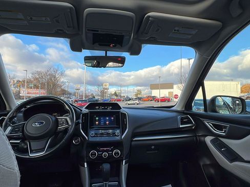 Used 2019 Subaru Forester Premium image 20