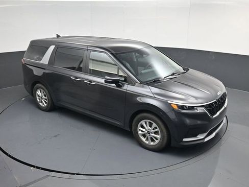 Used 2024 Kia Carnival LX image 37