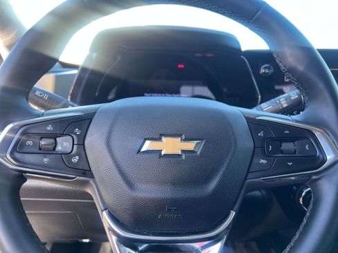 Used 2025 Chevrolet Trax LT w/ LT Convenience Package image 28