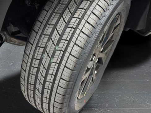 New 2026 Jeep Grand Cherokee Altitude AWD/4WD image 30