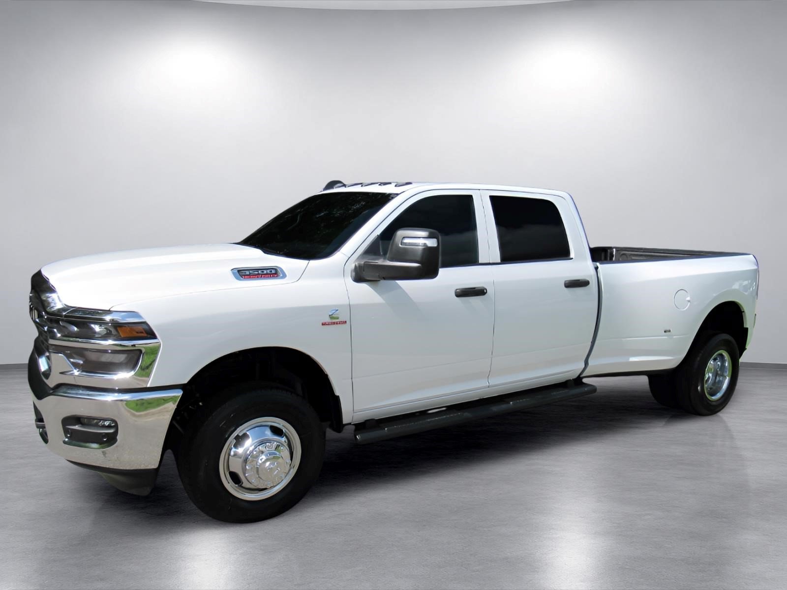 New 2026 RAM 3500 Tradesman AWD/4WD image 4