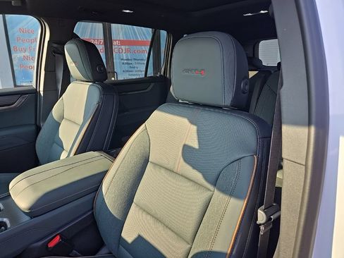 Used 2026 GMC Acadia AT4 w/ Luxury Package AWD/4WD image 37