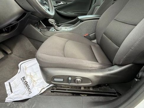 Used 2024 Chevrolet Malibu LT image 18