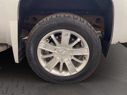 Used 2014 Chevrolet Silverado 1500 High Country w/ High Country Premium Package AWD/4WD image 39