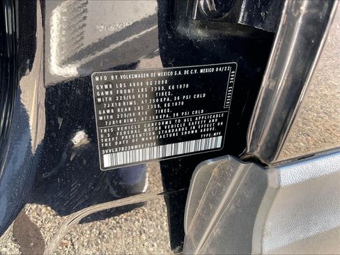 Used 2022 Volkswagen Taos SE w/ Panoramic Sunroof Package image 36