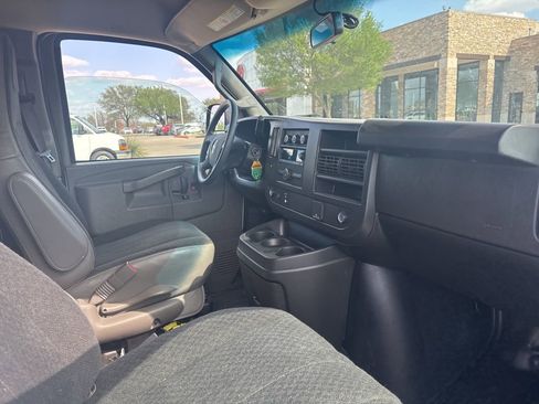 Used 2024 GMC Savana 2500 w/ Driver Convenience Package image 6