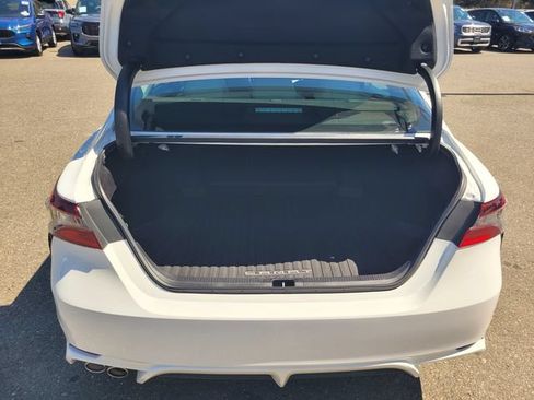 Used 2022 Toyota Camry SE FWD image 8