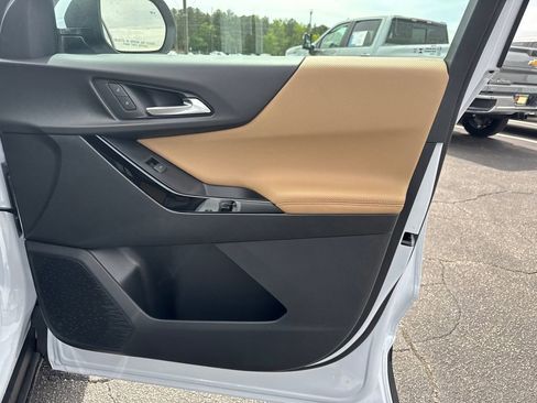New 2026 Chevrolet Equinox ACTIV w/ Convenience Package III FWD image 15