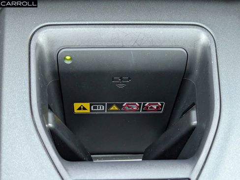 Used 2023 Toyota Crown Limited image 25