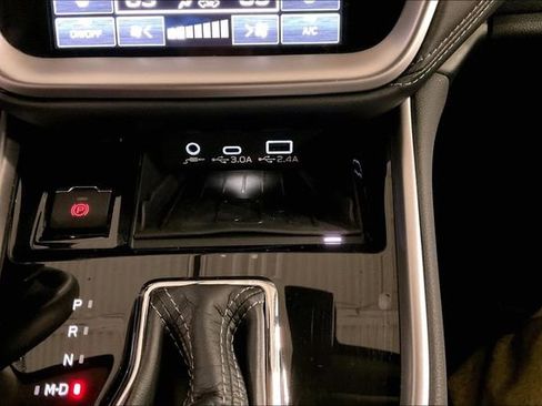 Used 2023 Subaru Outback Premium image 34