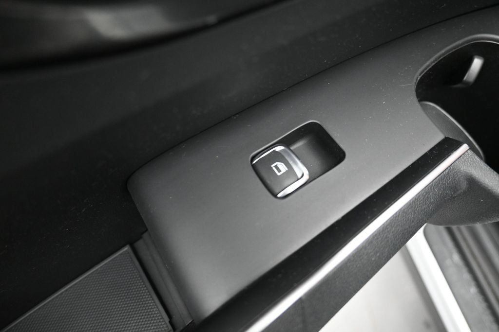 Used 2022 Kia Sorento LX FWD image 11