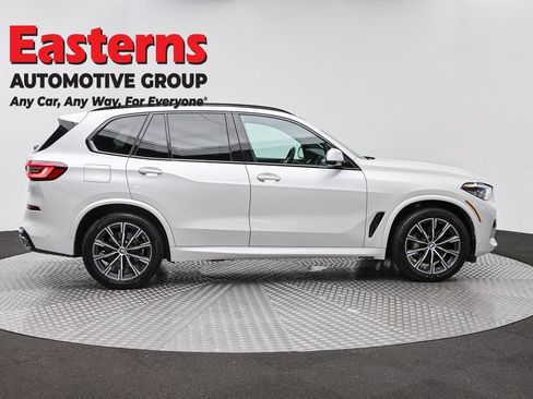 Used 2023 BMW X5 xDrive40i w/ M Sport Package AWD/4WD image 4