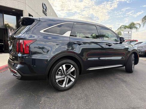 Used 2024 Kia Sorento EX AWD/4WD image 8