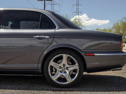Used 2006 Jaguar XJ8 RWD image 5