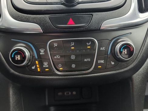 Used 2020 Chevrolet Equinox LT image 15