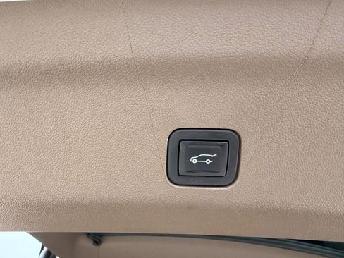 Used 2022 GMC Yukon Denali image 6