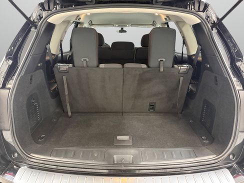 Used 2020 Nissan Pathfinder S image 8