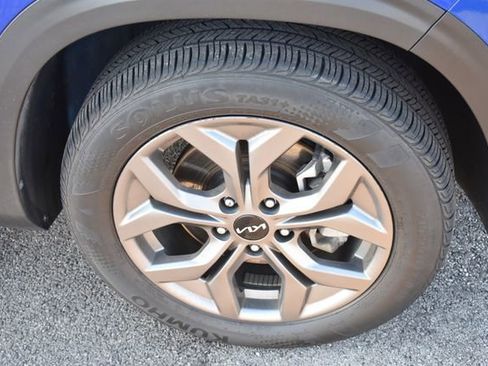 Used 2024 Kia Seltos LX image 10