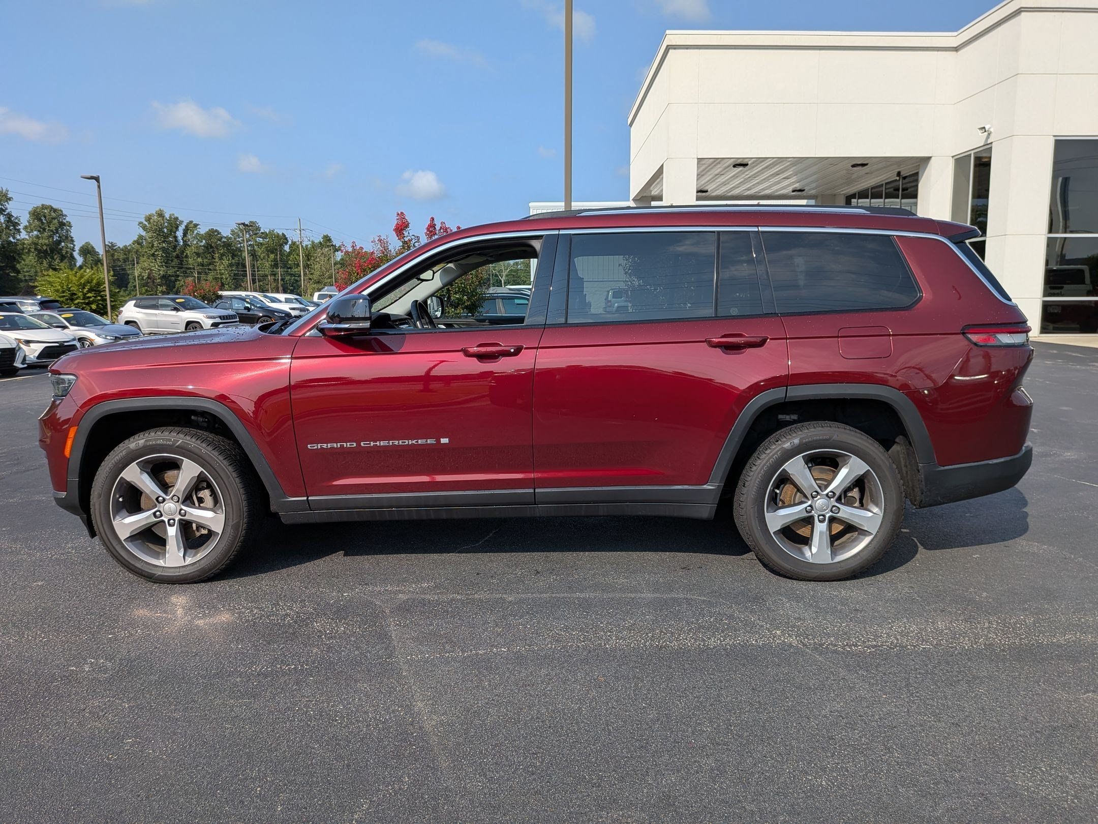 Used 2021 Jeep Grand Cherokee L Limited AWD/4WD image 8