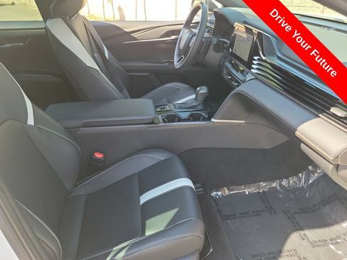 Used 2025 Toyota Camry SE w/ Convenience Package FWD image 18