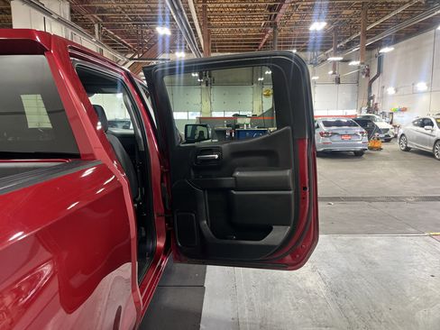 Used 2020 Chevrolet Silverado 1500 LT w/ Fleet Comfort Package AWD/4WD image 24