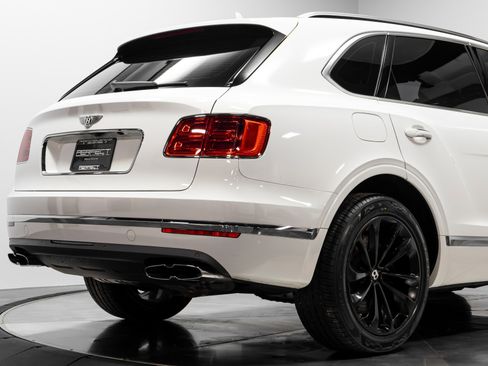 Used 2019 Bentley Bentayga image 15