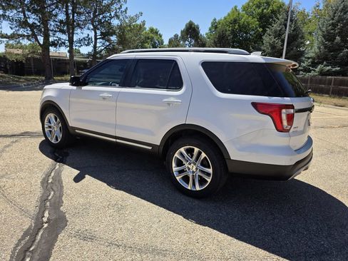 Used 2017 Ford Explorer XLT w/ Equipment Group 202A AWD/4WD image 3