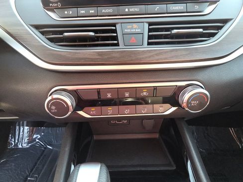 Used 2024 Nissan Altima 2.5 SV image 23