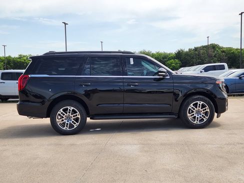 New 2026 Ford Expedition Active RWD image 7
