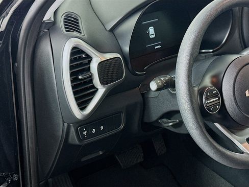 Used 2025 Kia Soul LX w/ LX Technology Package image 17