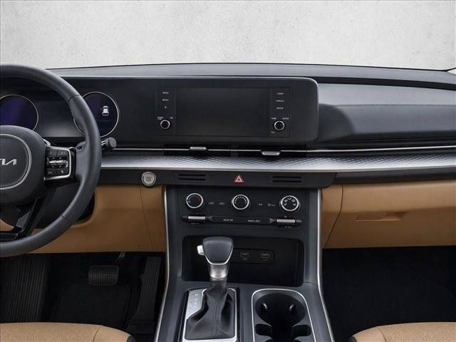 Used 2024 Kia Carnival LX FWD image 14